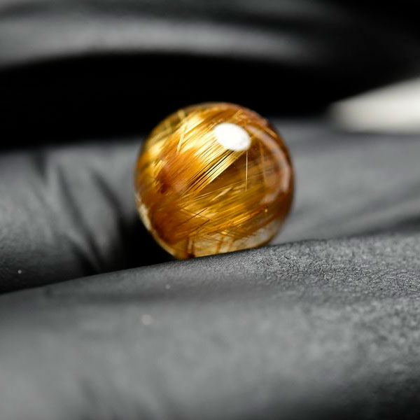 ルチルクォーツ　ゴールドルチル　丸玉　球　置物　金運　商売繁盛　針水晶　パワーストーン