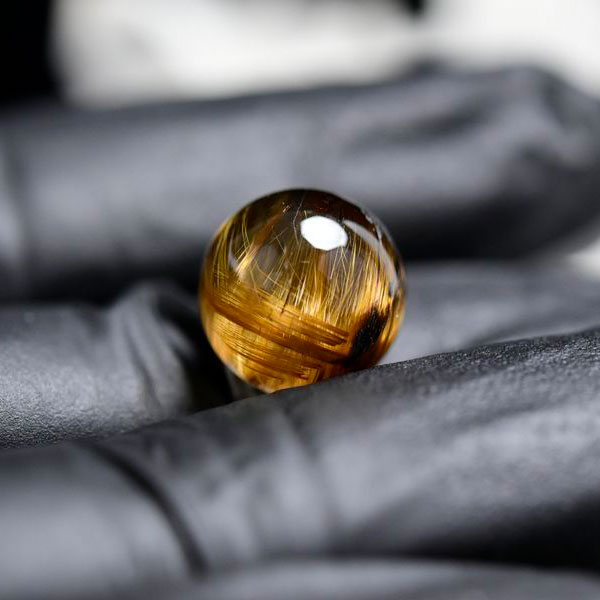 ルチルクォーツ　ゴールドルチル　丸玉　球　置物　金運　商売繁盛　針水晶　パワーストーン