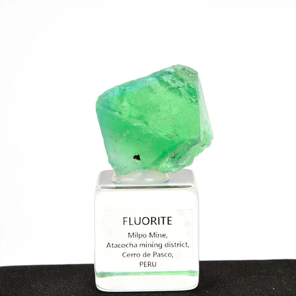 ペルー産 蛍光 フローライト 蛍石 パイライト 共生 鉱物 標本 原石 Milpo Fluorite Pyrite