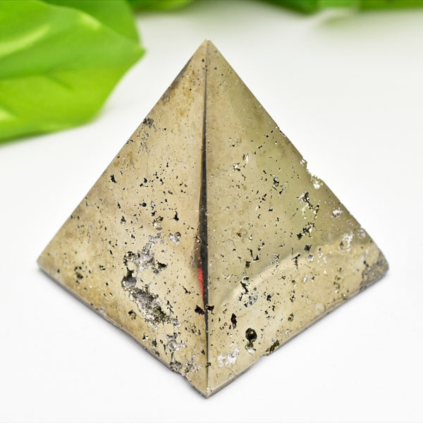 パイライト　黄鉄鉱　ワンサラ鉱山　pyrite　pyramid　ピラミッド　置物　風水　魔除け　天然石　パワーストーン