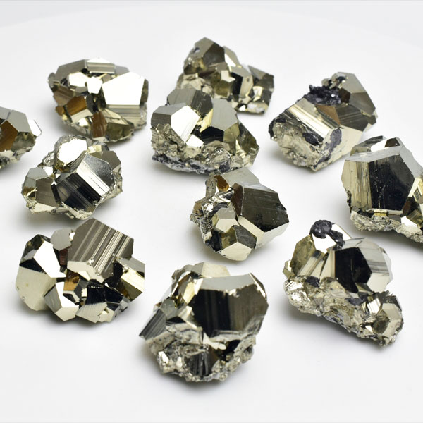 パイライト　ラクラカンチャ　原石　五角十二面体　結晶　パイリトヘドロン　pyrite pyritohedron racracancha　パワーストーン