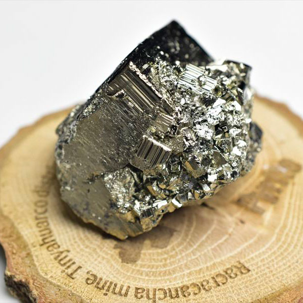 パイライト　原石　結晶　クラスター　黄鉄鉱　Pyrite　racracancha　ラクラカンチャ　天然石　パワーストーン