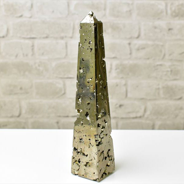 パイライト　黄鉄鉱　ペルー　ワンサラ鉱山　特大　オベリスク　ポイント　置物　天然石　パワーストーン
