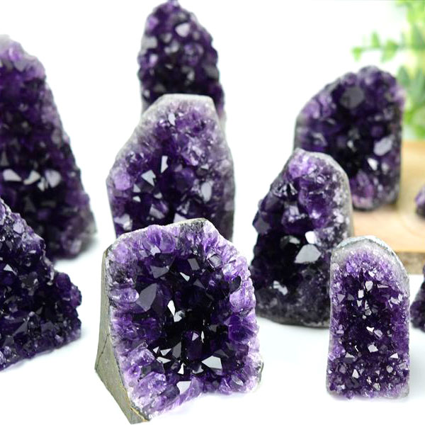 アメジストクラスター　紫水晶　カットベース　原石　置物　ウルグアイ産　浄化　魔除け