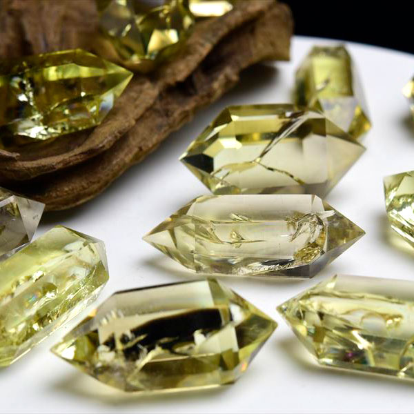 レインボーシトリン　虹入り　シトリン　黄水晶　ダブルポイント　DT　ダブルターミネイテッド　両剣水晶　天然石　パワーストーン