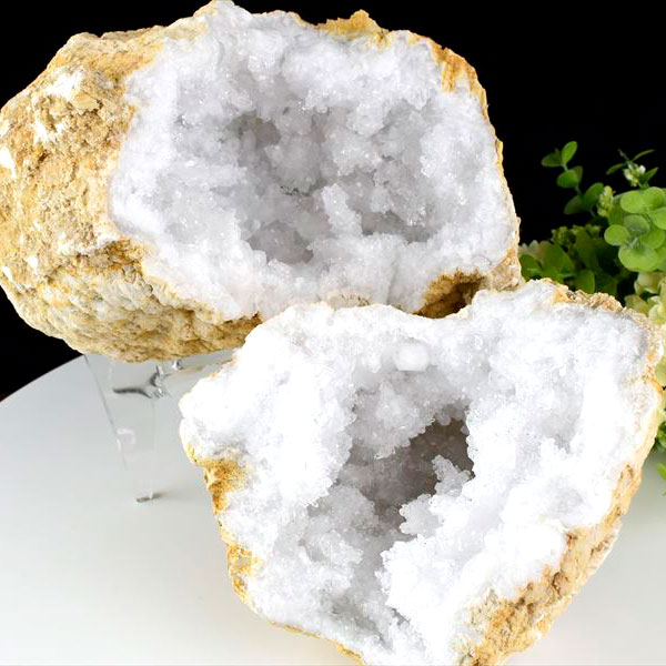 水晶　ジオード　晶洞　ドーム　原石　モロッコ産　浄化　パワーストーン　天然石　