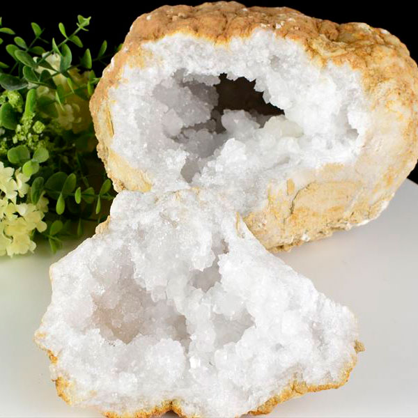 水晶　ジオード　晶洞　ドーム　原石　モロッコ産　浄化　パワーストーン　天然石　