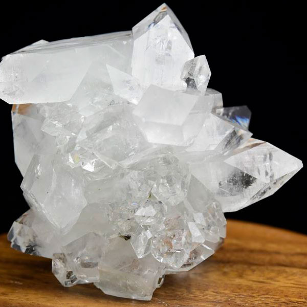 アポフィライト クラスター 魚眼石 原石｜株式会社オンビル UPSTONEonbir