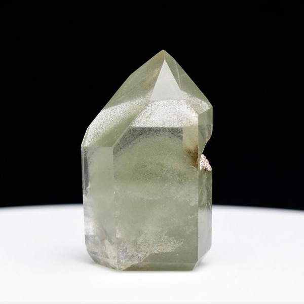 グリーンガーデンファントム　ファントムクォーツ　ファントム水晶　グリーンファントム　六角柱　ポイント　天然水晶　パワーストーン