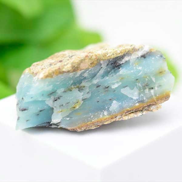ブルーオパール　アンデスオパール　スカイブルーオパール　ペルー　アカリ鉱山　原石　ラフカット　天然石　opal