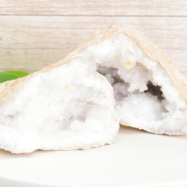 ⑤☆新春お試し一石☆約334g【0浄化✴︎チャージ浄化✴︎ジオード『晶