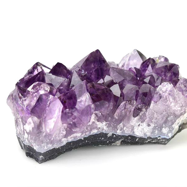 アメジストクラスターを卸価格で販売中。在庫量・品質、業界トップ