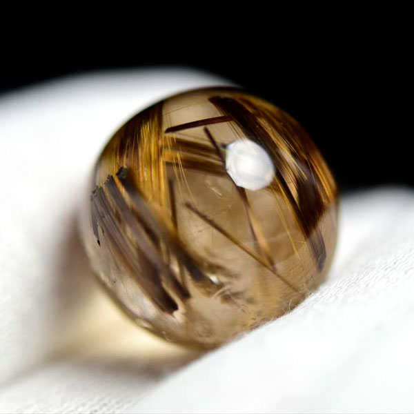 ルチルクォーツ　ゴールドルチル　丸玉　置物　金運　商売繁盛　針水晶　パワーストーン