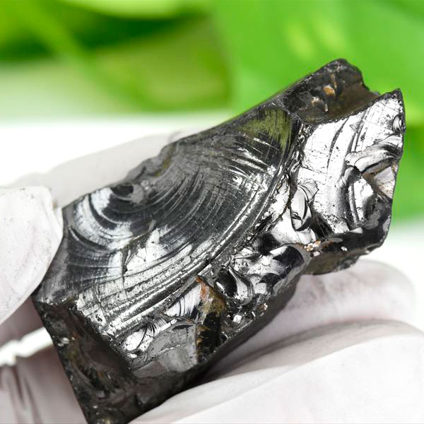 シュンガイト｜天然フラーレンを含む鉱石｜水の浄化や電磁波対策に