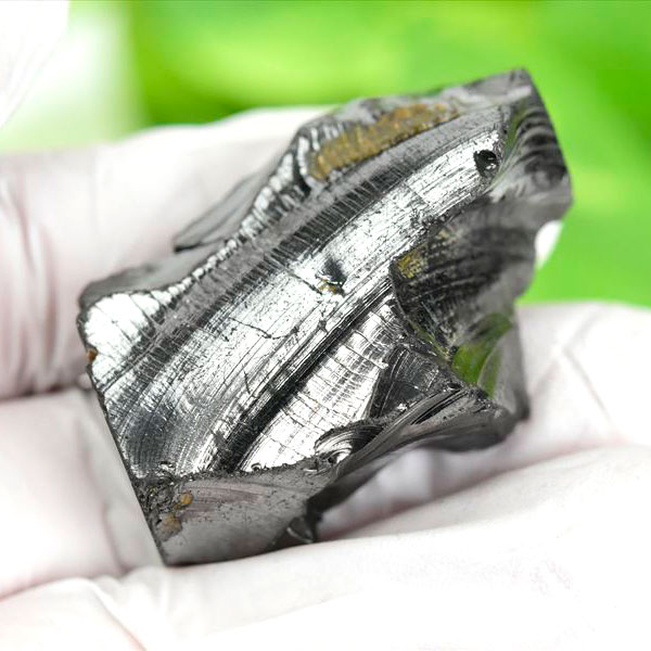 シュンガイト｜天然フラーレンを含む鉱石｜水の浄化や電磁波対策に