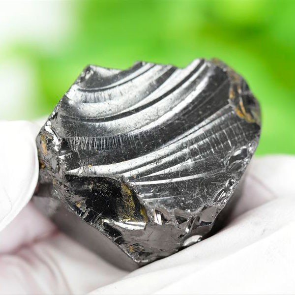 シュンガイト|天然フラーレンを含む鉱石|水の浄化や電磁波対策に シュンガイト|天然フラーレンを含む鉱石|水の浄化や電磁波対策に