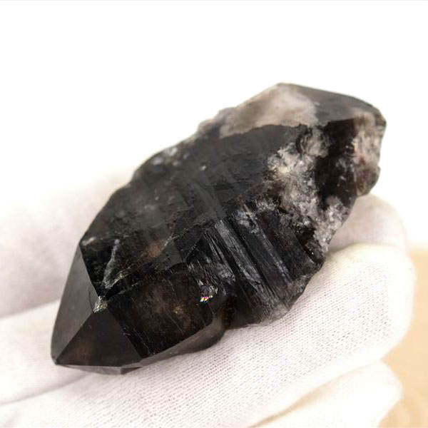 天然黒水晶 モリオンクラスターを卸価格で販売中 最強の魔除け石｜原石