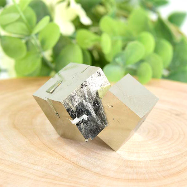 スペイン産　パイライト　キュービックパイライト　連結　黄鉄鉱　パイライトキューブ　Navajun Spain Pyrite
