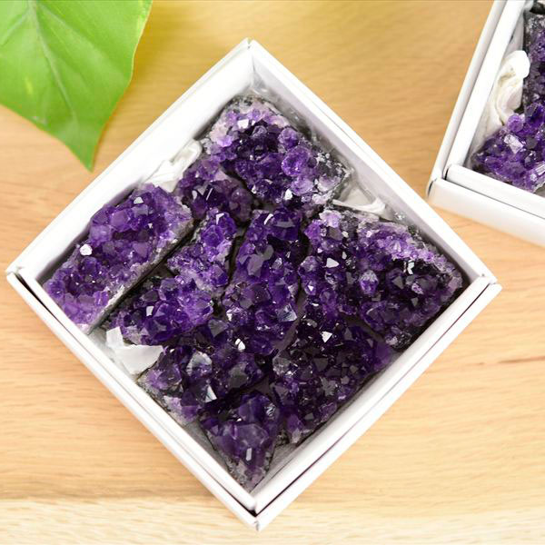 ウルグアイ産 アメジストクラスター ミニサイズ 詰め合わせ ボックス 箱詰め プレゼント 紫水晶 原石