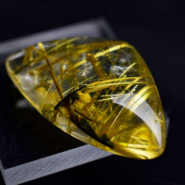 ゴールドルチル　金針水晶　ルチルクォーツ　タイチンルチル　ルース　タンブル　天然石　パワーストーン