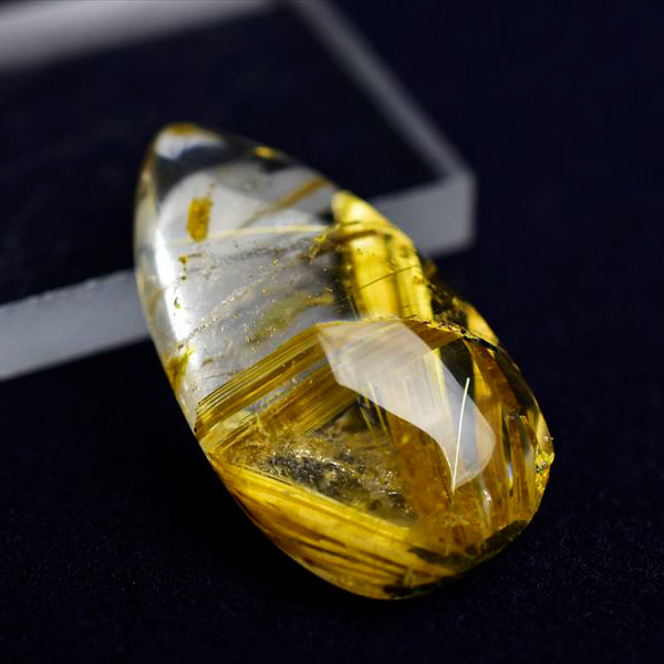 ゴールドルチル　金針水晶　ルチルクォーツ　タイチンルチル　ルース　タンブル　天然石　パワーストーン