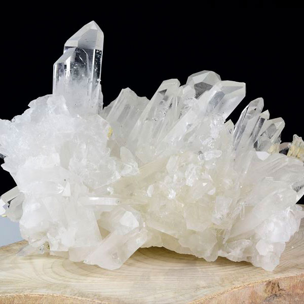 水晶クラスター　水晶原石　天然水晶　コリント　トマスゴンサガ　ゼッカデソウザ　浄化　天然石　パワーストーン
