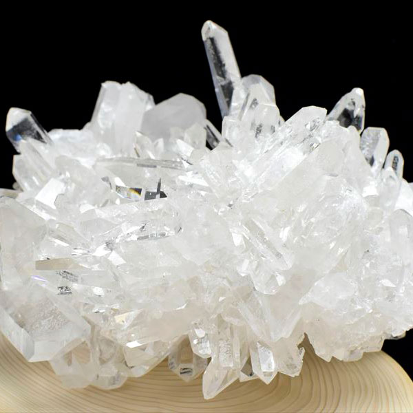 1キロオーバー！ブラジル・コリント産水晶クラスター 透明感抜群の白◎ 超透明】ブラジル・コリント産 水晶クラスター 原石｜アップストーン