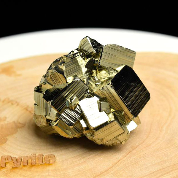 パイライト　黄鉄鉱　クラスター　原石　キューブ　結晶　ペルー　ワンサラ　pyrite　Huanzala　天然石　パワーストーン