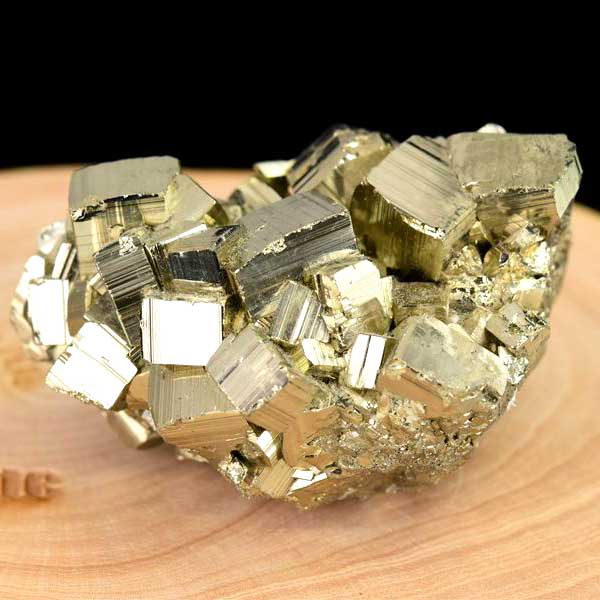 パイライト　原石　黄鉄鉱　結晶　鉱物　ペルー　ワンサラ　pyrite　Huanzala　天然石　パワーストーン