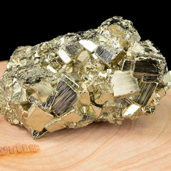 パイライト　原石　黄鉄鉱　結晶　鉱物　ペルー　ワンサラ　pyrite　Huanzala　天然石　パワーストーン
