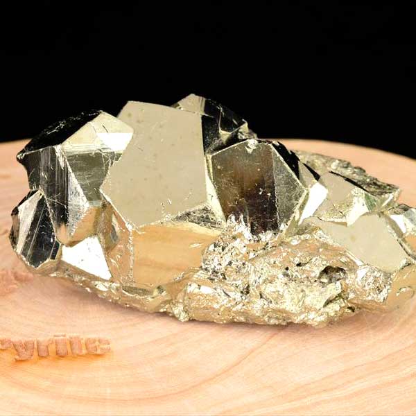 パイライト　原石　黄鉄鉱　結晶　鉱物　ペルー　ワンサラ　pyrite　Huanzala　天然石　パワーストーン