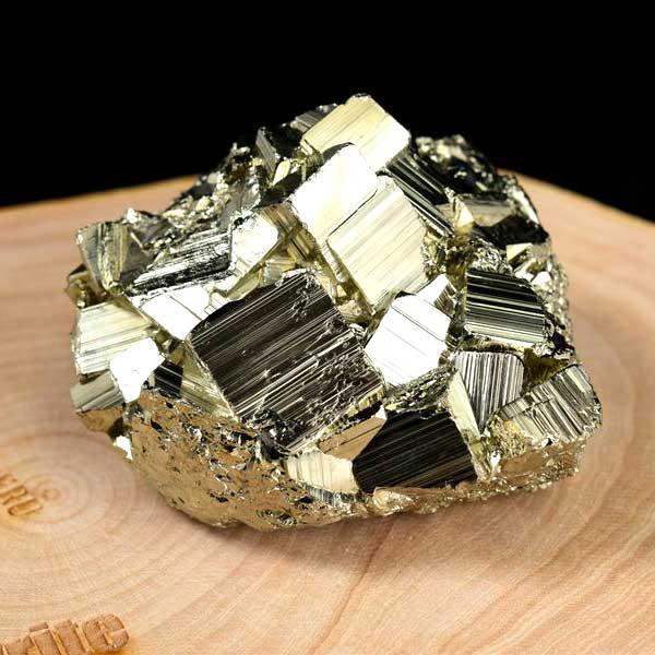 パイライト　原石　黄鉄鉱　結晶　鉱物　ペルー　ワンサラ　pyrite　Huanzala　天然石　パワーストーン