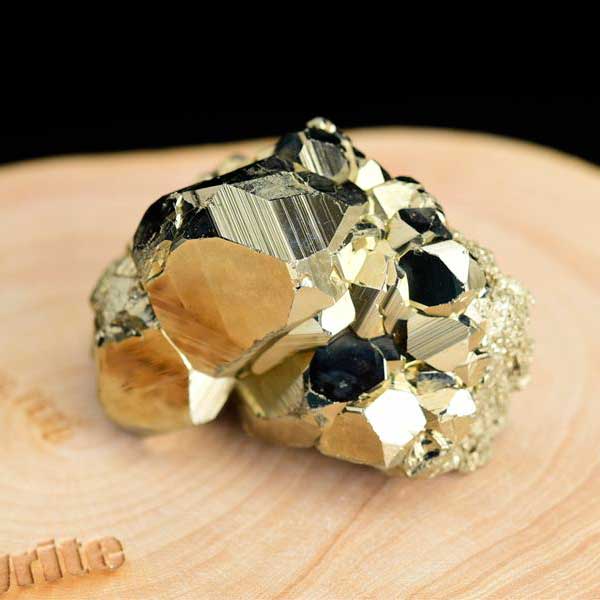 パイライト　原石　黄鉄鉱　結晶　鉱物　ペルー　ワンサラ　pyrite　Huanzala　天然石　パワーストーン