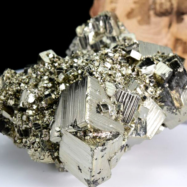 パイライト　原石　結晶　クラスター　ラクラカンチャ　黄鉄鉱　Pyrite　racracancha　天然石　パワーストーン