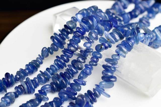 カイヤナイト　さざれ　連　ビーズ
