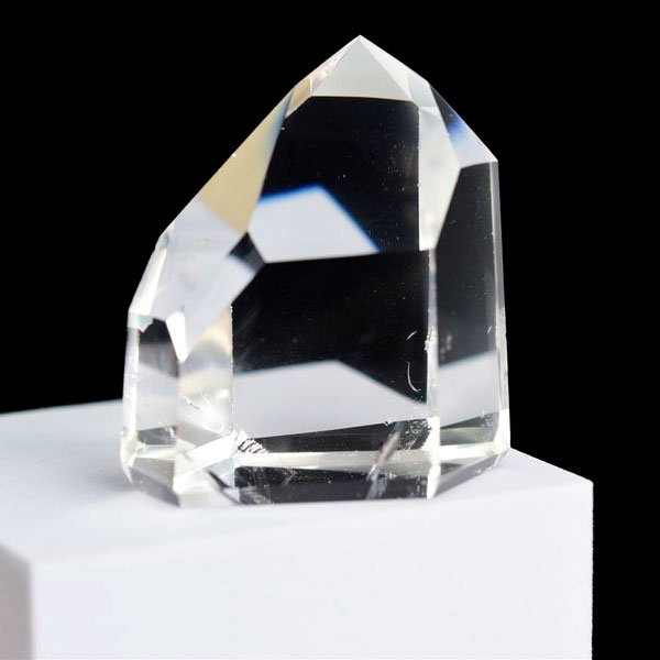 水晶ポイント　六角柱　ブラジル　ポンペウ産　天然水晶　原石　置物　インテリア　浄化　天然石　パワーストーン