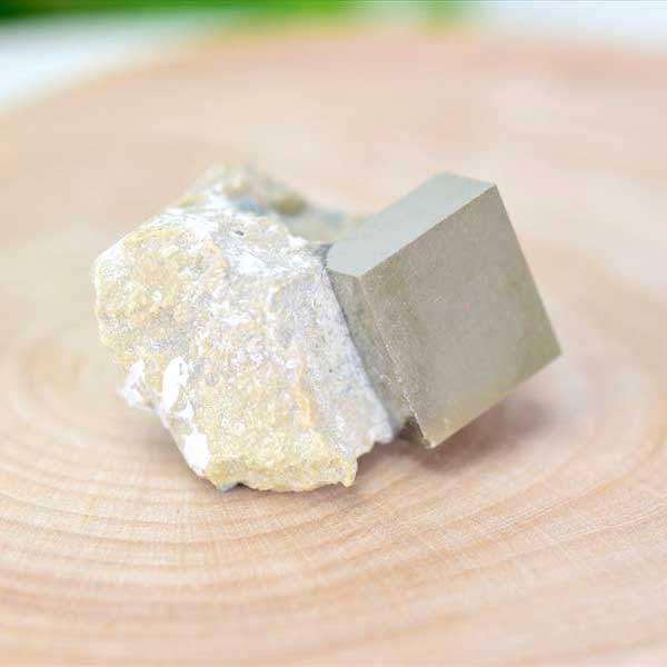 スペイン パイライト 黄鉄鉱 キューブパイライト キュービックパイライト パイライトキューブ Pyrite 母岩付き 原石