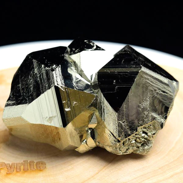 パイライト　黄鉄鉱　クラスター　原石　結晶　ペルー　ワンサラ　pyrite　cocos　Huanzala　天然石　パワーストーン