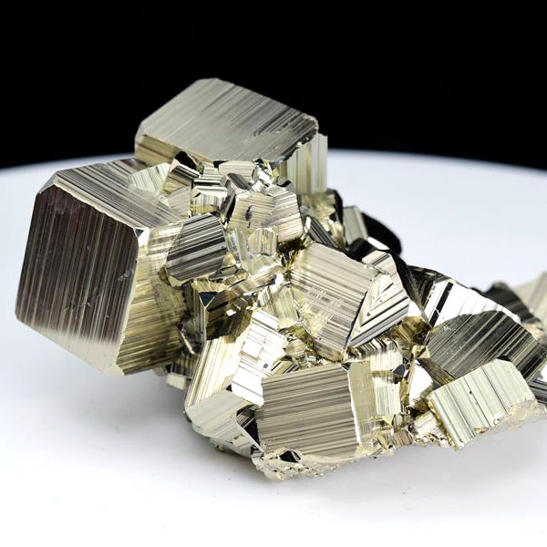 パイライト　原石　黄鉄鉱　結晶　鉱物　ペルー　ワンサラ　pyrite　Huanzala　天然石　パワーストーン