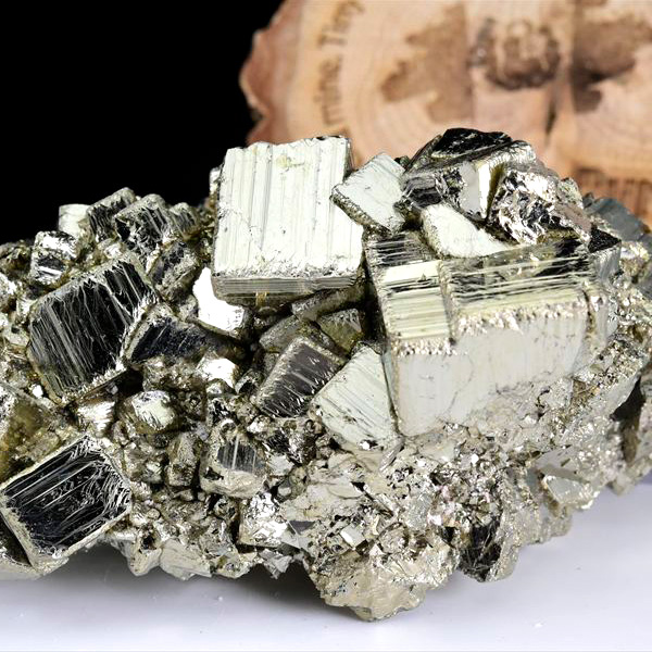 パイライト　原石　結晶　クラスター　ラクラカンチャ　黄鉄鉱　Pyrite　racracancha　天然石　パワーストーン