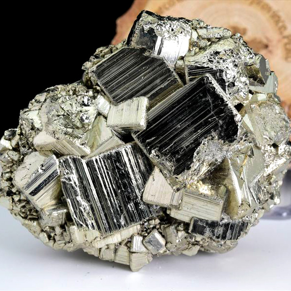 パイライト　原石　結晶　クラスター　ラクラカンチャ　黄鉄鉱　Pyrite　racracancha　天然石　パワーストーン