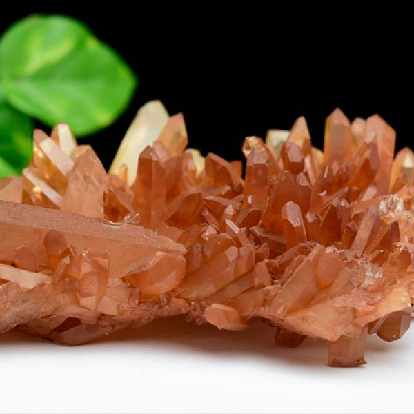 タンジェリンクォーツ　タンジェリン水晶　みかん水晶　蜜柑水晶　水晶クラスター　原石　コリント産　浄化　天然石　パワーストーン