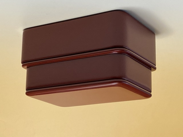 輪島塗　お弁当箱 輪島塗 弁当箱 (1段) -椿の蒔絵仕上げ- [内面朱色/外面黒タメ色