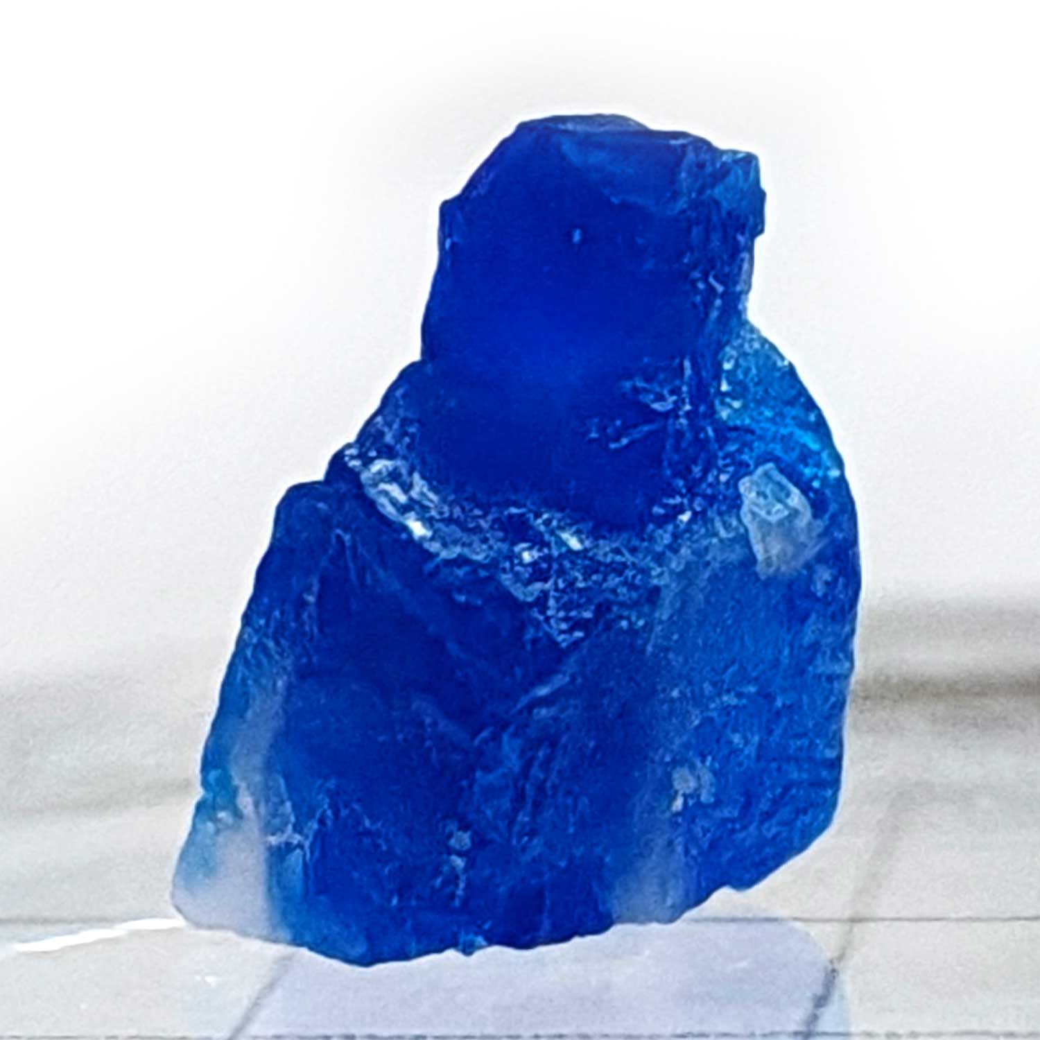 アウイナイト原石　#001ca6　0.770ct