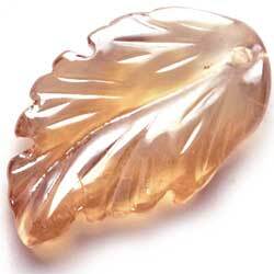 グラスビーズ　２８×１７リーフ　ラスター