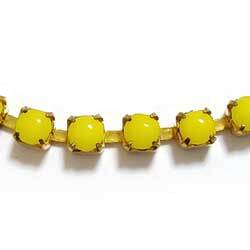 ラインストーンチェーン　１３ＳＳ　オペークイエロー　真鍮