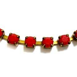 ラインストーンチェーン　１７ＳＳ　オペークレッド　真鍮