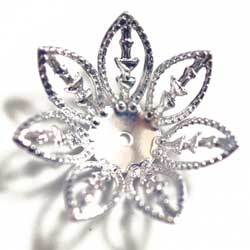 ビーズキャップ　１５ｍｍ７枚花　銀（淡桃）　５個セット