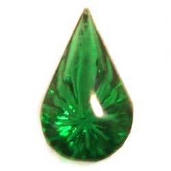 １０×６　ティアドロップ　彫刻エメラルド
