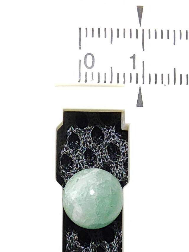HA022RG1 グリーンアウイナイト ビーズ珠 5．475ct 9．6mm